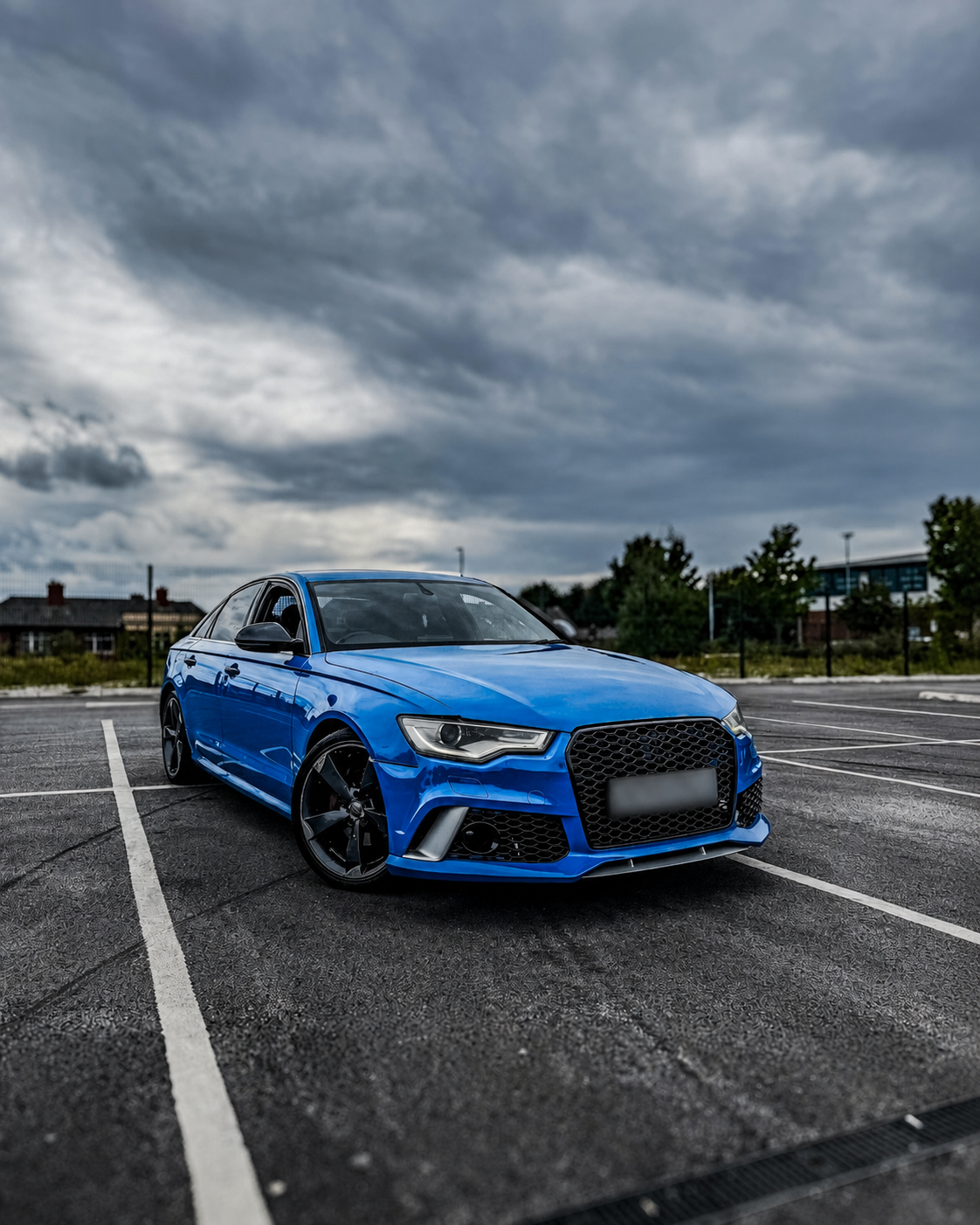Audi A4 2.0 TDI S line — Blue