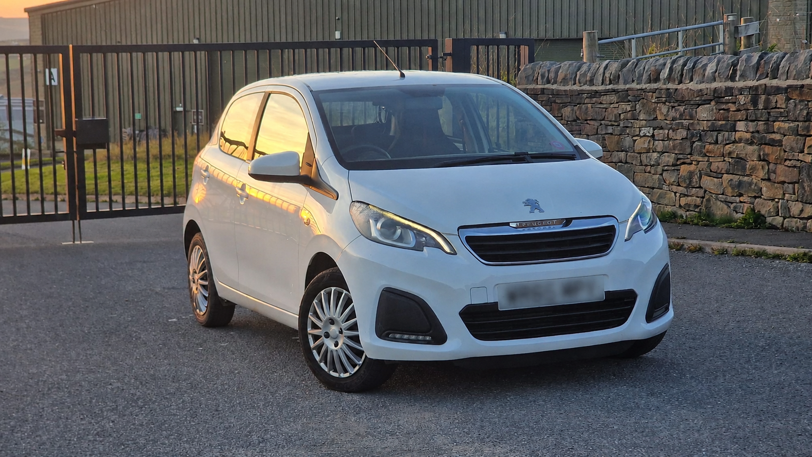 Peugeot 108 Active 1.0 — White