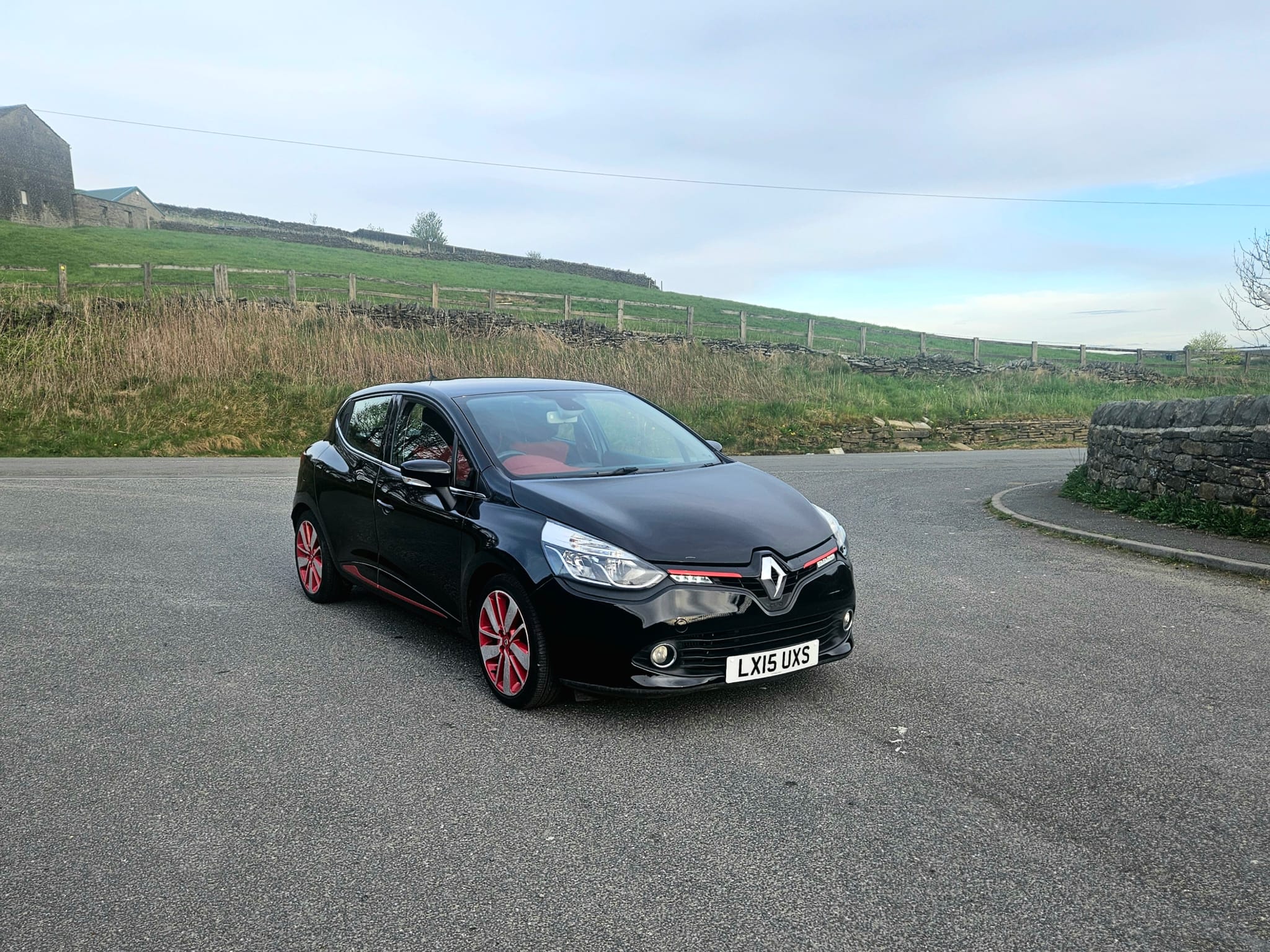 Renault Clio 1.2 — Black