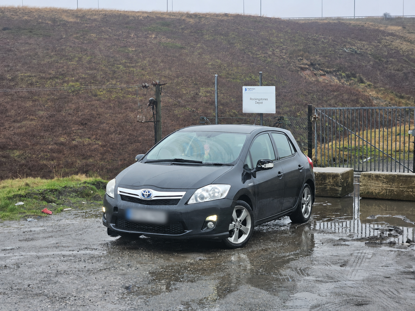 Toyota Auris 1.33 VVT-i — Silver