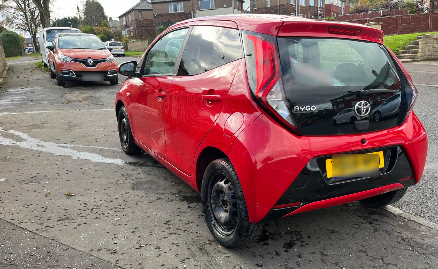 Toyota Aygo 1.0 VVT-i x-play — Red